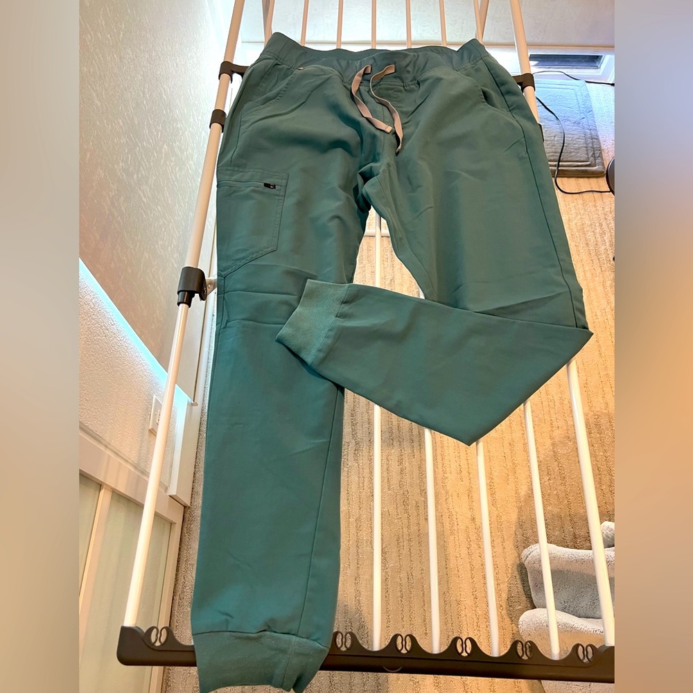 Figs Zamora Johger scrub pants, Large tall, green